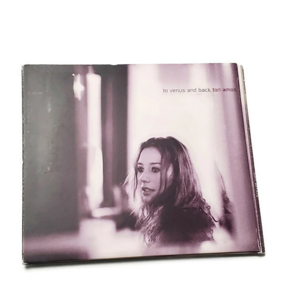 Tori amoz to Venus in back